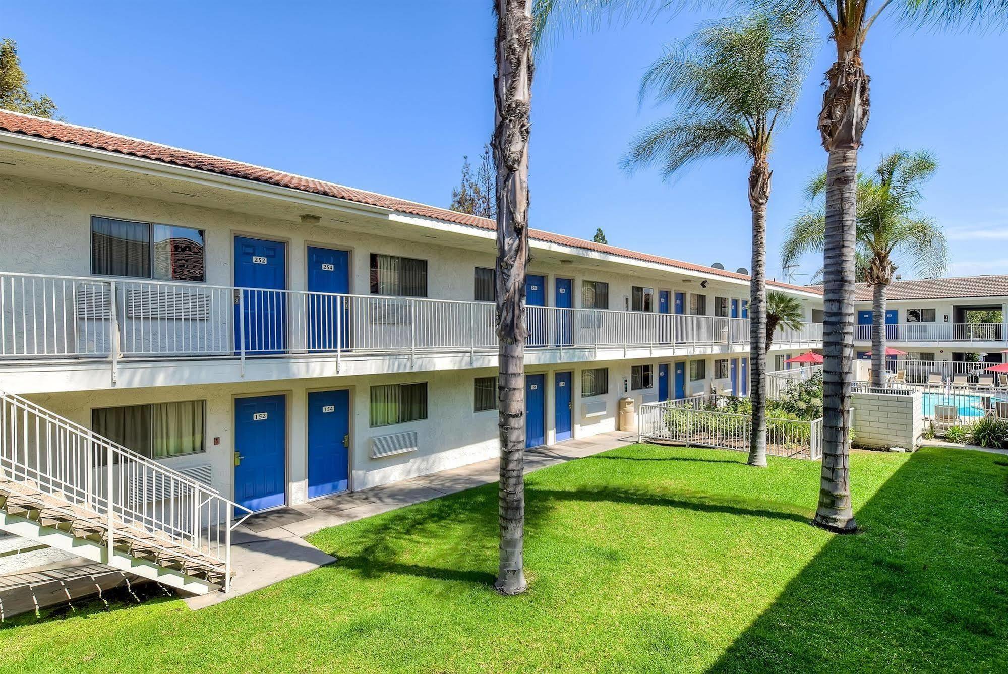 Hotel 6-rowland Heights, Ca - Angeles - Pomona 2*