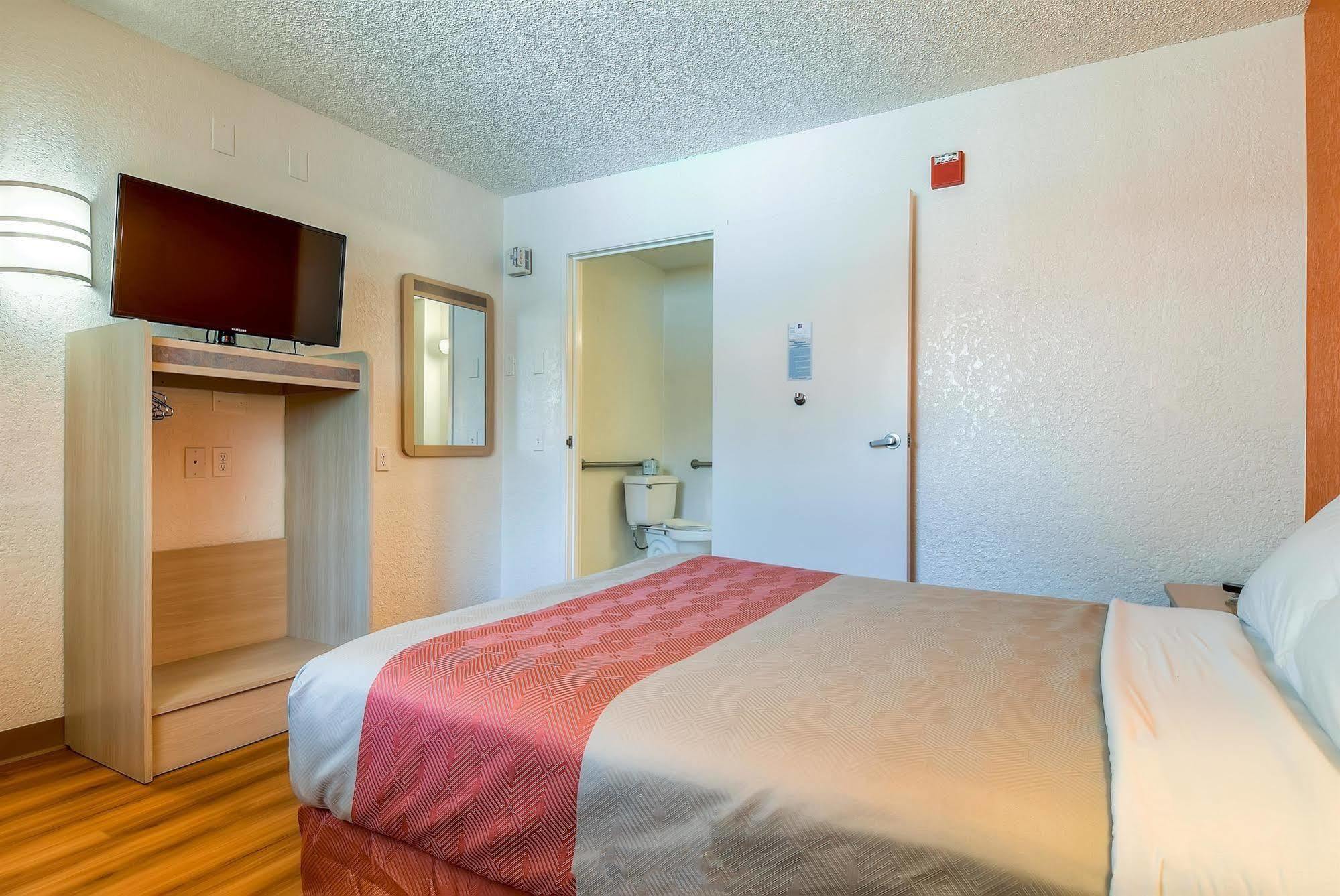 6-rowland Heights, Ca - Angeles - Pomona Hotel 2*
